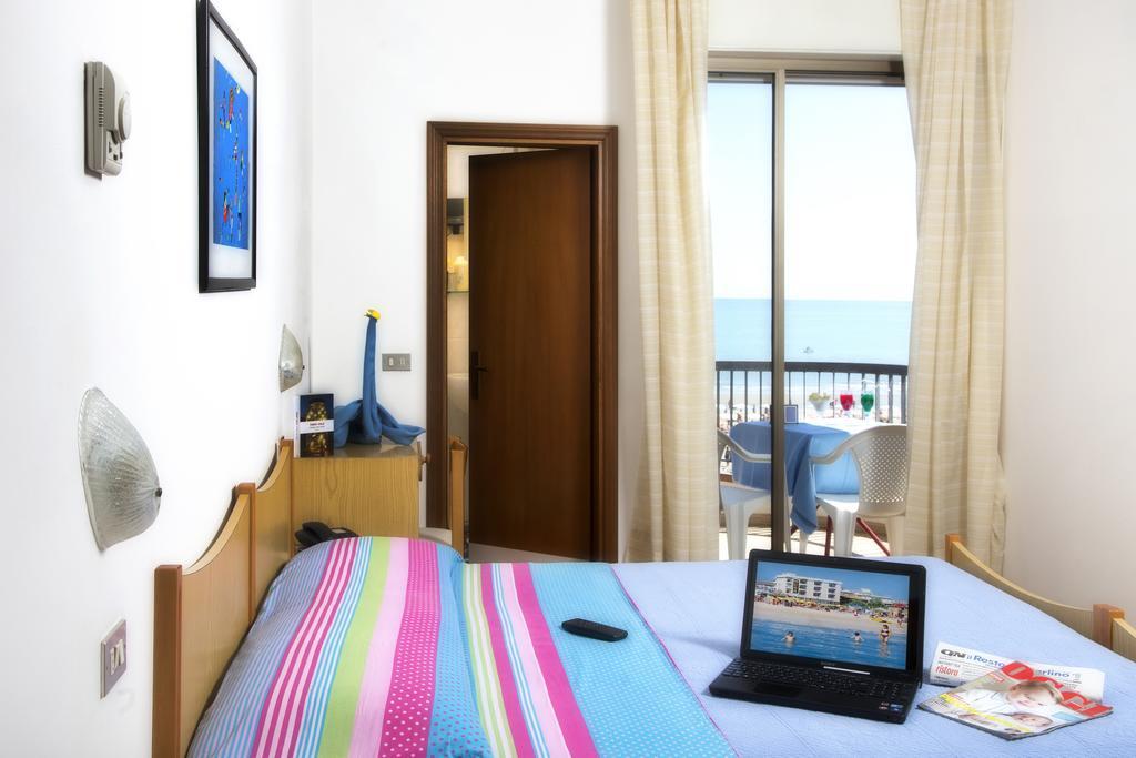 Hotel Usa Rimini Szoba fotó